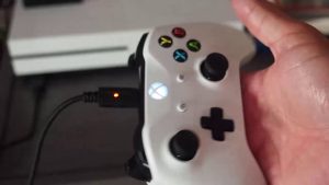 ¿Cómo saber si el mando de Xbox One está cargando?