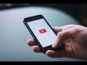 ¿Cómo reiniciar YouTube en el celular?