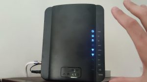 ¿Por qué parpadea la luz LAN del router?