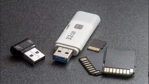 ¿Cómo reparar una memoria USB que dice no hay medios?