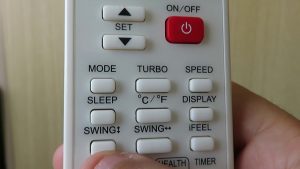 ¿Qué significa el botón swing del aire acondicionado?