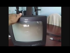 ¿Cómo conectar un cable HDMI a un televisor viejo?